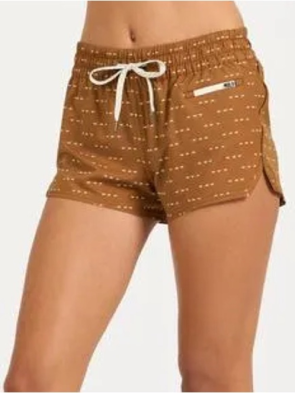 Vuori Clementine Shorts in Turmeric Arrows Size Small